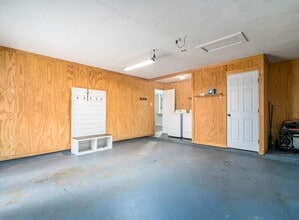 Building Photo - 226 Pecan Dr