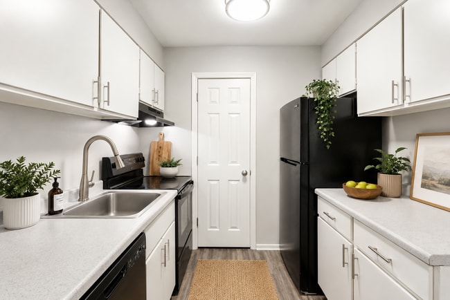 Building Photo - Park Trail Apartments