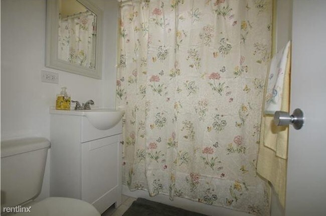 Foto del edificio - 1 br, 1 bath  - 236 Liliuokalani Ave Apt 703