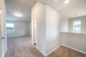 Building Photo - 188 Shooting Star Dr