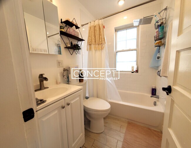 Foto del edificio - 332 Beacon St