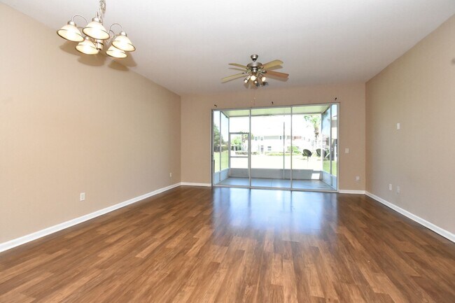 Foto del edificio - 4145 SW 51st Cir