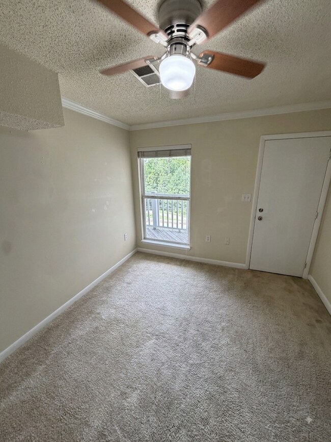 Foto del edificio - 1351 Crab Orchard Dr