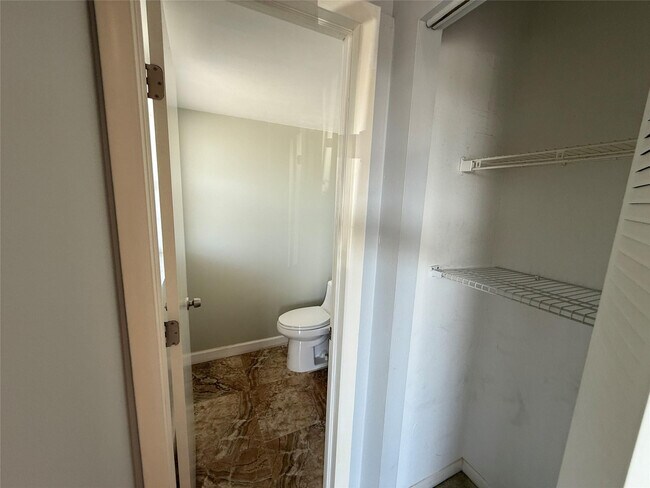 Foto del edificio - 7600 NW 4th Pl