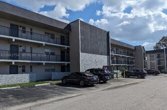 Building Photo - 7910 S Colony Cir