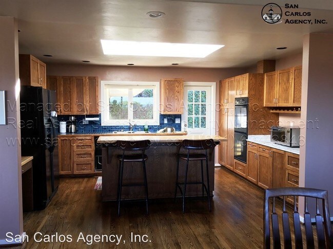 Foto del edificio - 2740 Ribera Rd