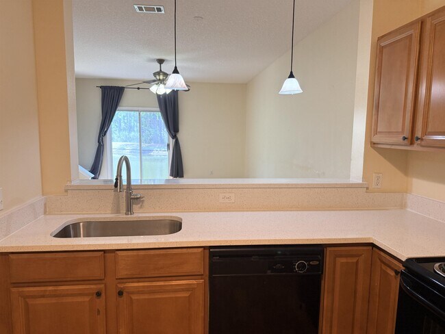 Building Photo - 374 Scrub Jay Dr
