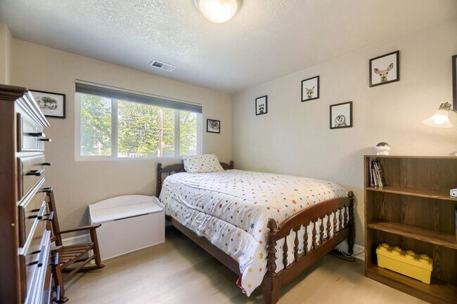 Foto del edificio - 3681 S Bannock St