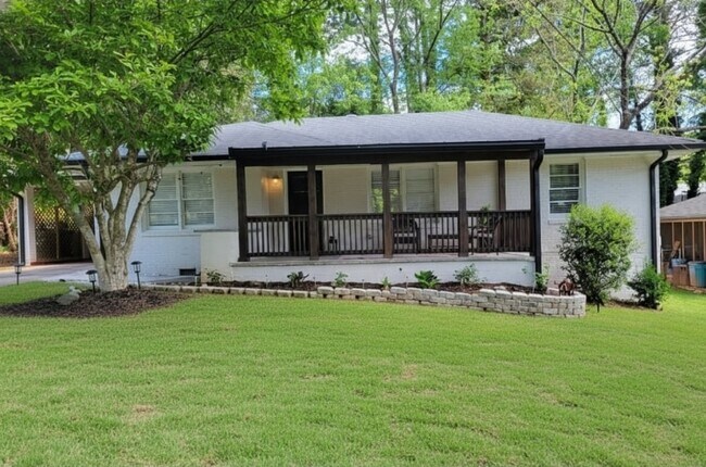 Foto del edificio - 2116 Trailwood Rd