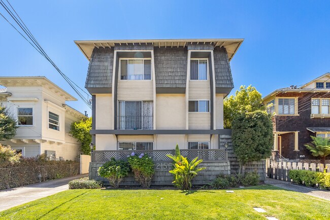 Building Photo - 2150 Santa Clara Ave