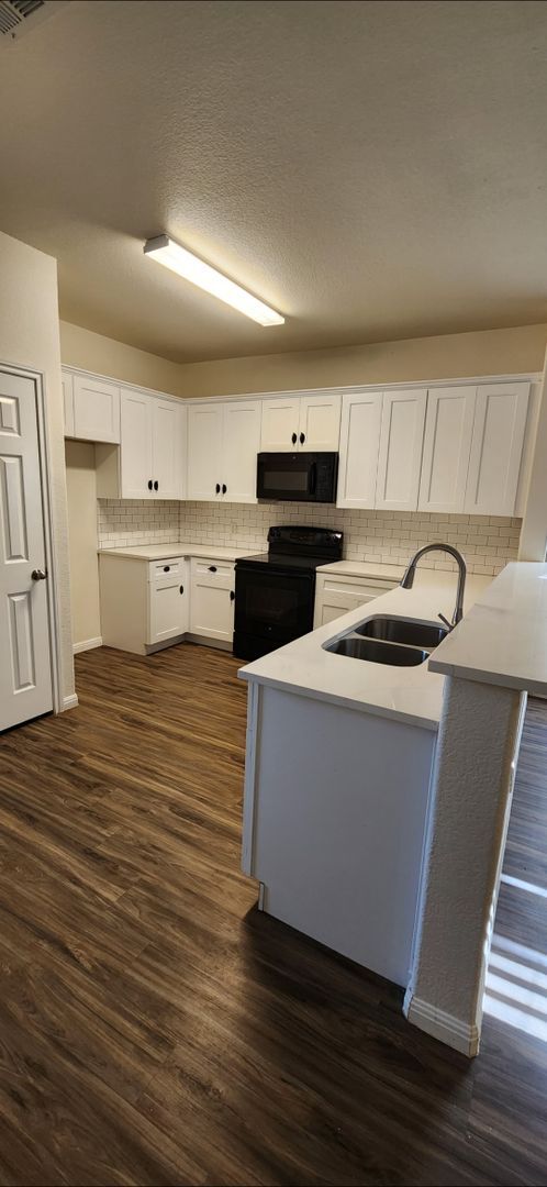 Building Photo - 109 Liberty Pl Cove