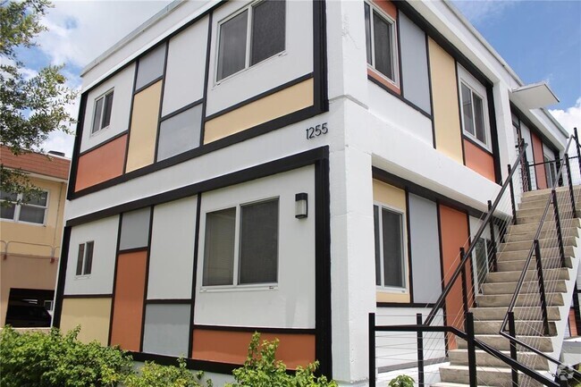 Building Photo - 1255 NE 128th St
