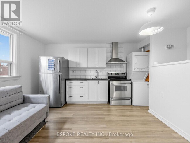 Building Photo - 142 Silverthorn Ave