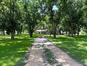 Building Photo - 34122 Pecan Hill Dr