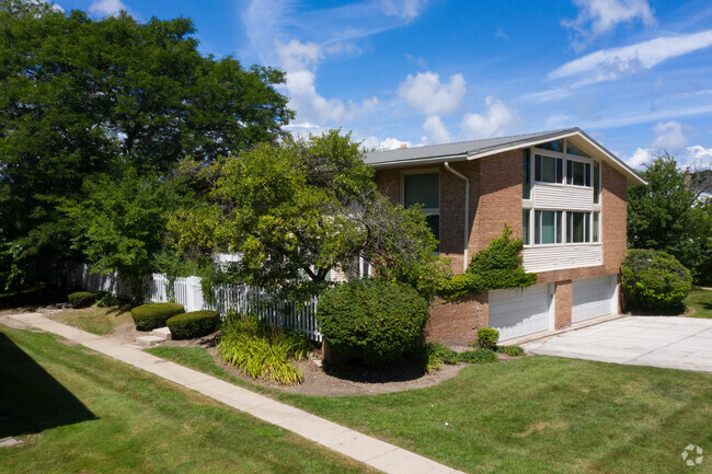 Building Photo - Clayton Park Townhouses