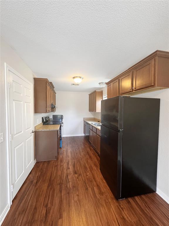 Building Photo - 7405 Blue Jay Dr