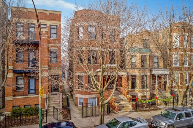 Foto del edificio - 2326 N Southport Ave