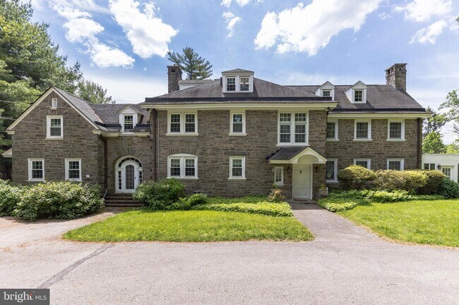 Building Photo - 123 Gypsy Ln