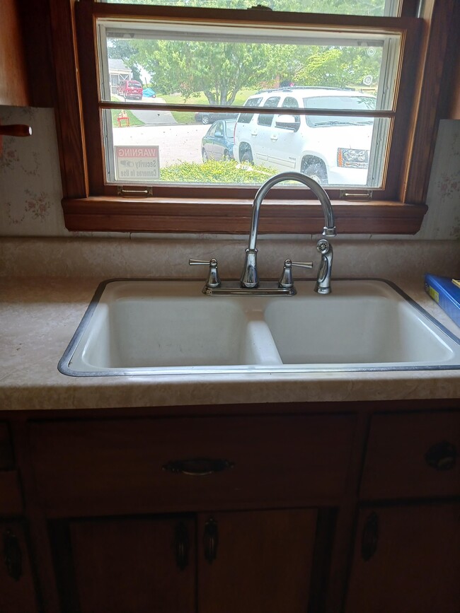 Building Photo - 127 Vinton Pl