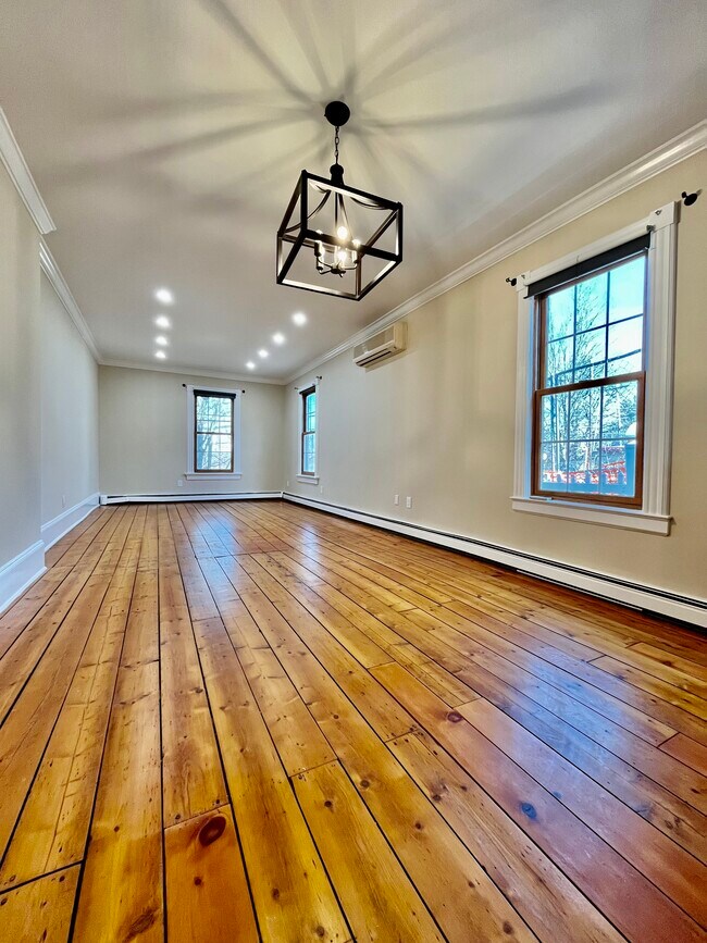 Building Photo - 154 Palisade St