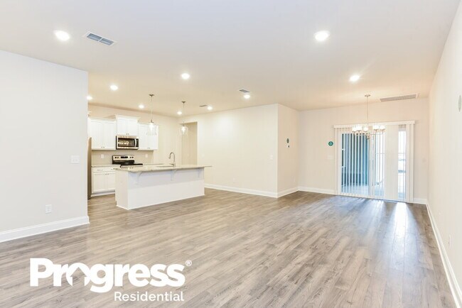 Foto del edificio - 2442 Elmcroft Ave