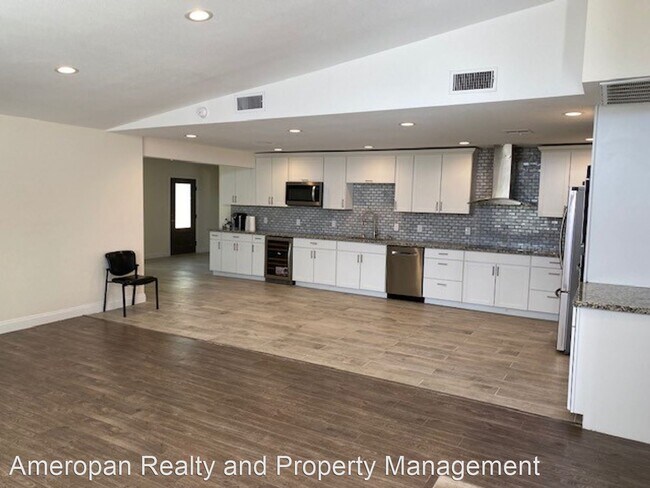 Building Photo - 6 br, 3 bath House - 2047 Westwind Rd