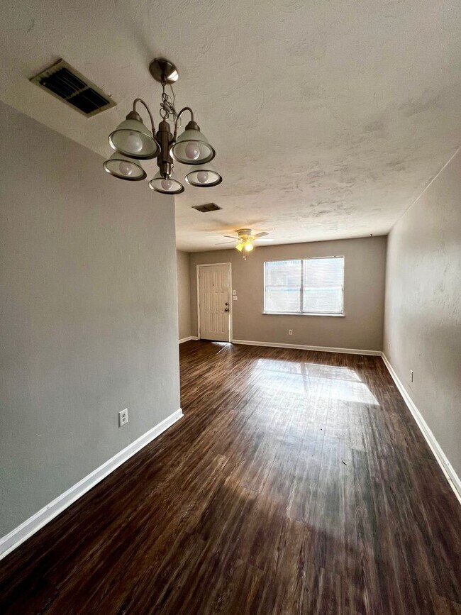 Foto del edificio - Spacious Two Bedroom- Close to FSU & TCC