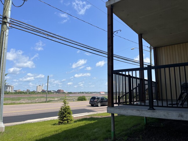 Building Photo - 180 Hillsborough Rd