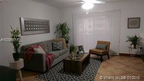 Foto del edificio - 6709 N Kendall Dr