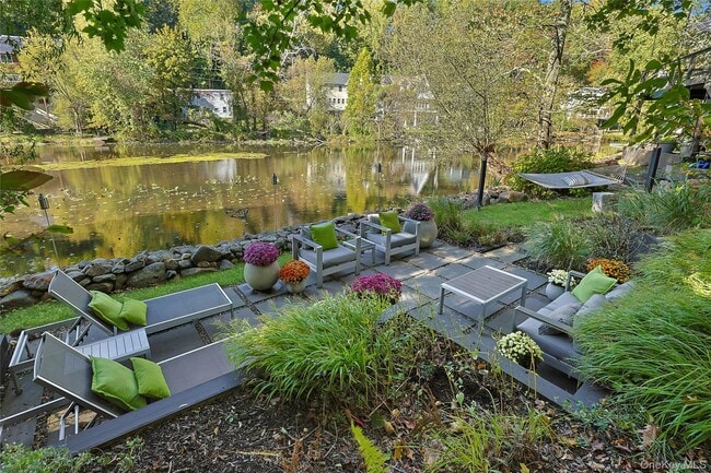 Building Photo - 188 Ferdon Ave