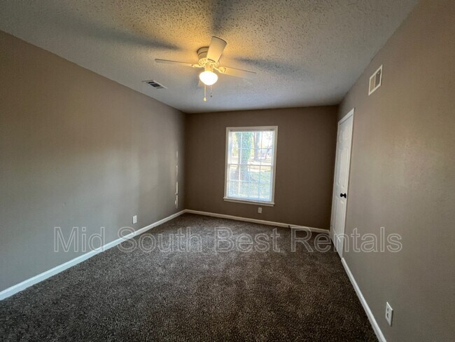 Foto del edificio - 3026 S Glengarry Rd