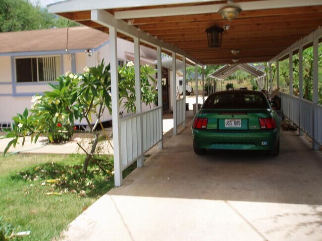 Foto del edificio - 3 bed/1.5 bath with large yard.