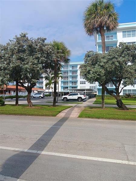 Foto del edificio - 4540 N Ocean Dr