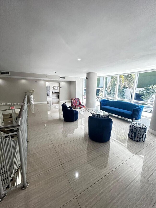 Foto del edificio - 601 NE 23rd St