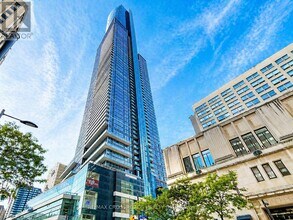 Building Photo - 388 Yonge St