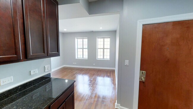 Foto del edificio - 3205 W George St
