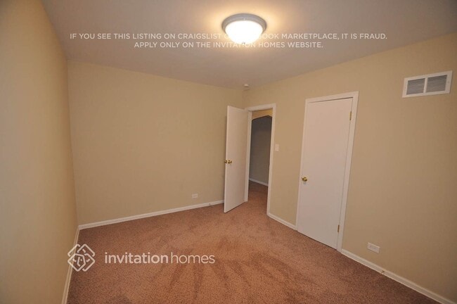 Building Photo - 4633 W 97th Pl