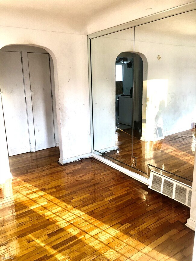 Foto del edificio - 3 br, 1 bath House - 4014 Milbourne Ave
