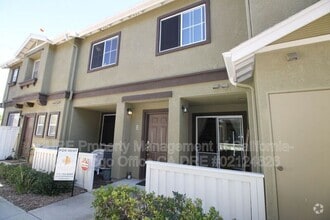 Building Photo - 1147 Latigo Cove