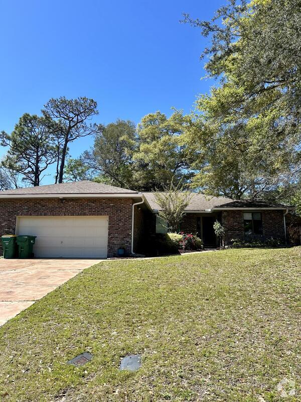 Building Photo - 218 Yellow Pine Ct