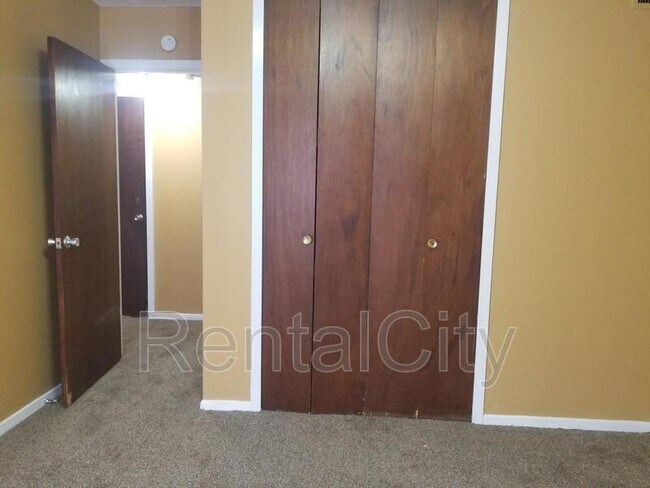 Foto del edificio - 818 N Highland Ave