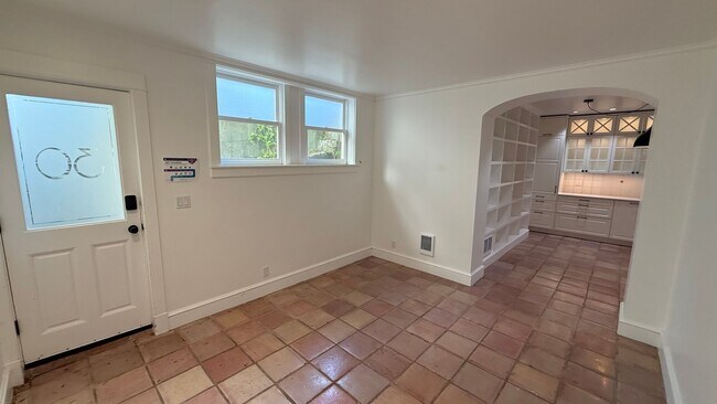 Foto del edificio - Epic REA - Rare Find Cozy and Update 2BR /...