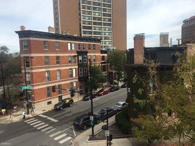 Foto del edificio - 301 W Wisconsin St