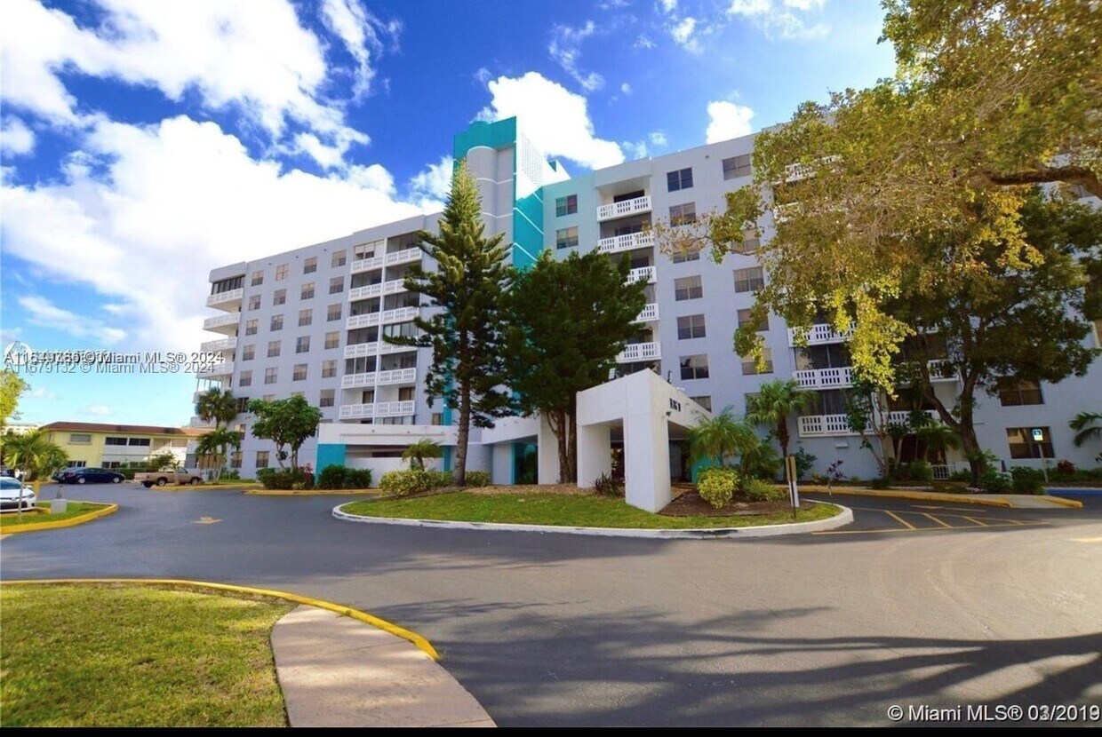 919 Hillcrest Dr Unit 303, Hollywood, FL 33021 Condo for Rent in Hollywood, FL