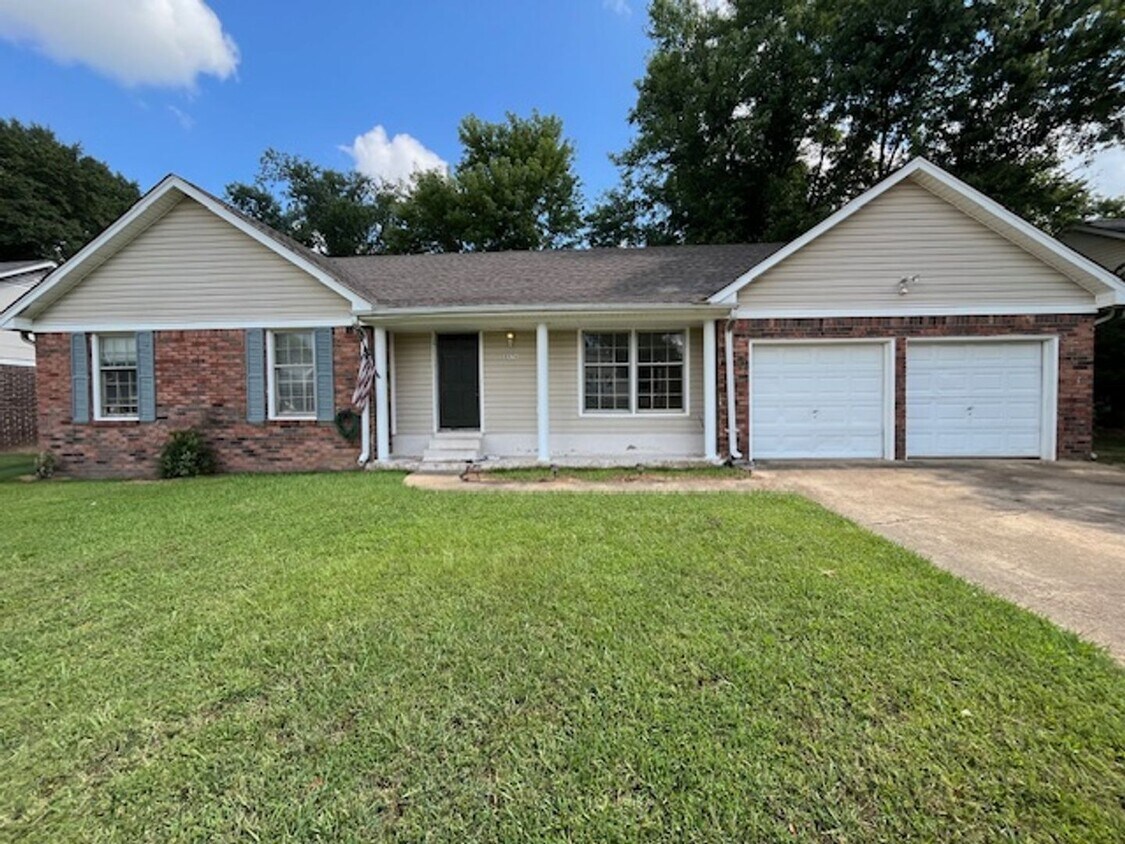 Primary Photo - Renovated 3 Bedroom 2 Bath Home with 2 Car...
