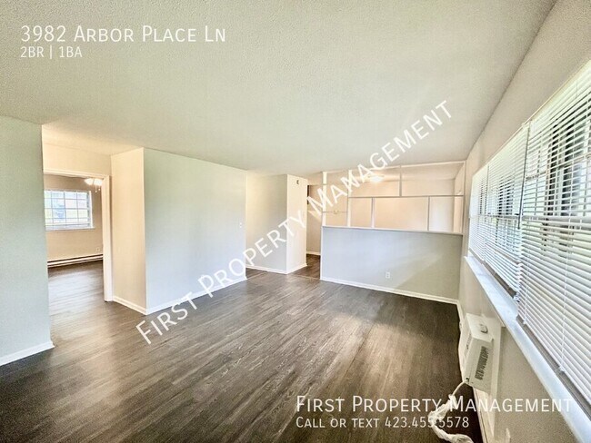 Foto del edificio - 3982 Arbor Pl Ln