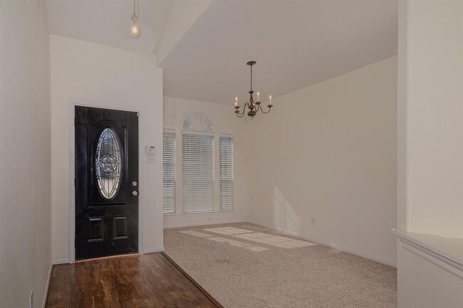 Building Photo - 32114 Decker Oaks Dr