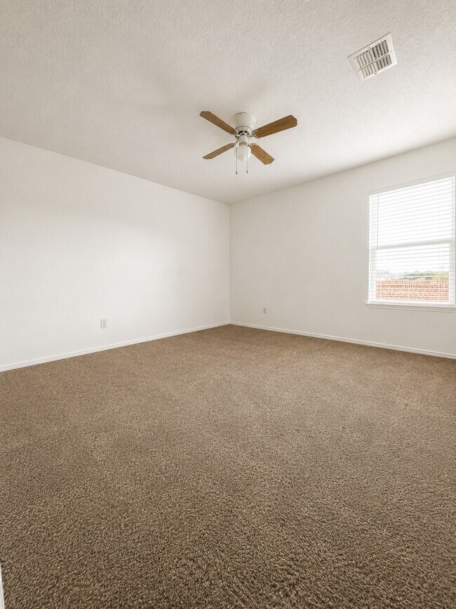 Foto del edificio - 3608 Willow Creek Trl