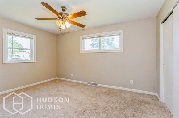 Building Photo - AVAILABLE NOW! - 237 W Milton, Columbia, I...