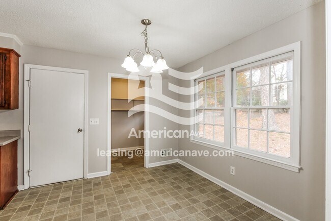 Foto del edificio - 709 Greensprings Dr